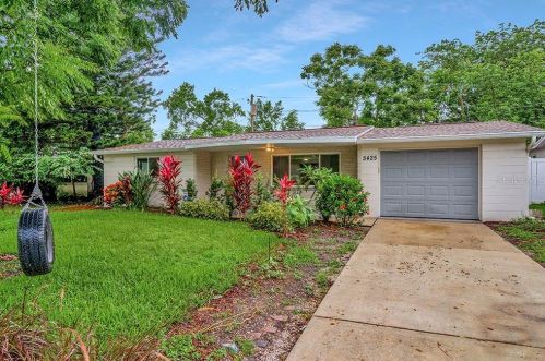 5425 Reef Dr, New Port Richey, FL 34652-6036
