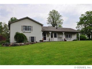 2463 Barnes Rd, Walworth, NY 14568-9468