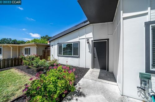 142 Diablo Ct, Concord CA  94523-1925 exterior