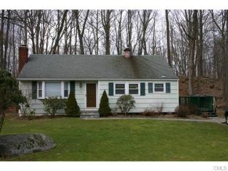 39 Midrocks Rd, Ridgefield CT  06877-2134 exterior