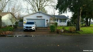 1916 King Way, Woodburn, OR 97071-2744
