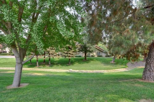 924 Cross St, Woodland CA  95695-4128 exterior