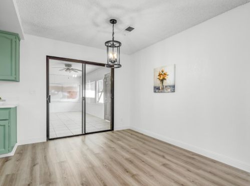 855 Mount Whitney Ave, Laton CA  93242-9724 exterior