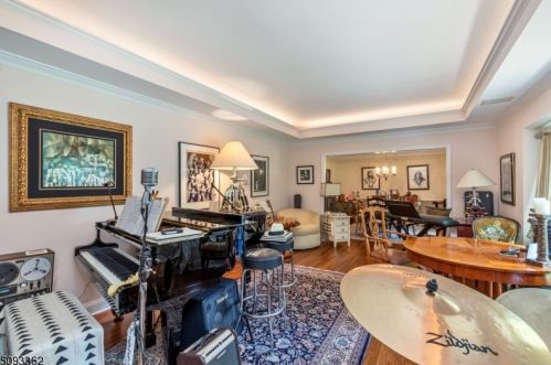 7 Campbells Brook Rd, White House Station, NJ 08889-3343