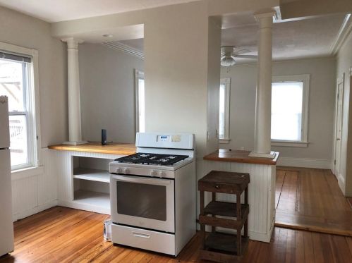 56 Barton St, Providence RI 02909-1803 exterior