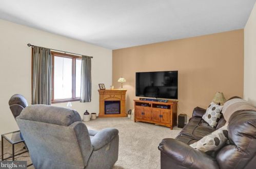 409 Acer Dr, Blandon PA  19510-9553 exterior