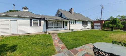 19 Meeting St, Cumberland RI  02864-8322 exterior