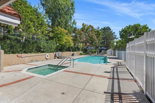 2731 Erringer Rd, Simi Valley CA  93065-1100 exterior