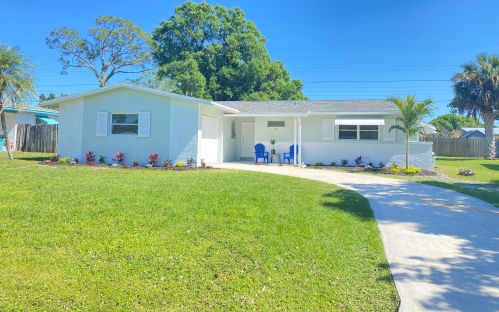 323 Shady Ln, Fort Pierce, FL 34952-1357