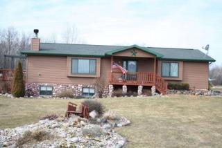 215 Oak Rd, Peplin, WI 54455-9612