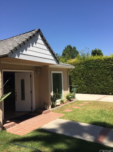 15129 Hartsook St, Van Nuys, CA 91403-1207