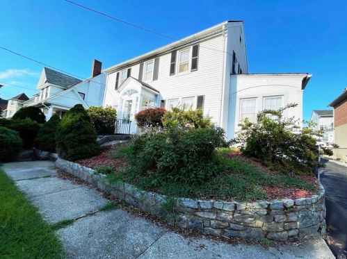 311 Rich Ave, Mount Vernon NY  10552-3010 exterior