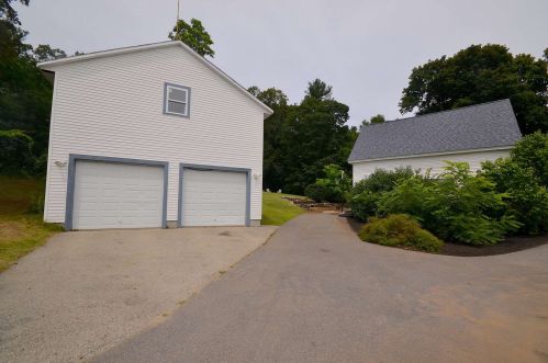 85 Broadway, Derry NH  03038-2019 exterior