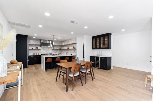 12432 La Maida St, North Hollywood CA  91607-3507 exterior