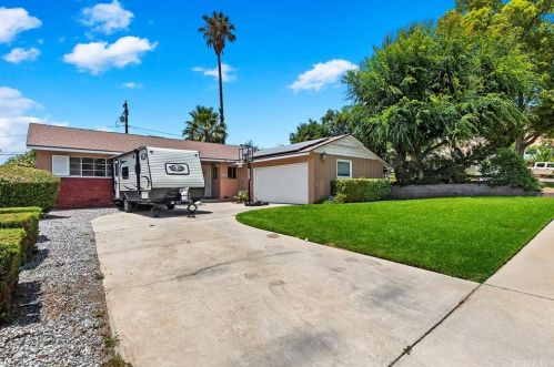 5096 Sierra Rd, San Bernardino, CA 92407-3235