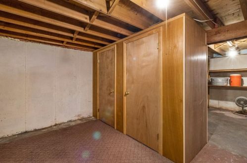 59 Grinnell Ave, Tiverton RI  02878-1901 exterior