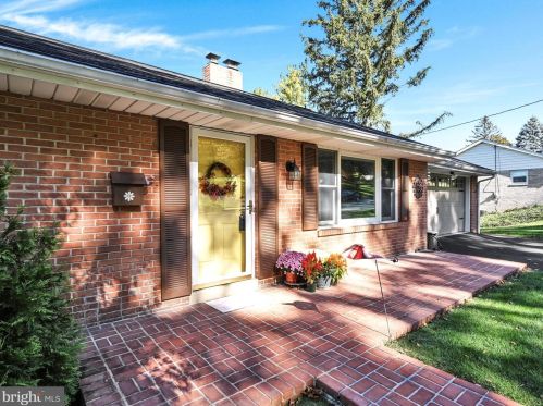 224 Maple St, Ephrata PA  17522-2513 exterior