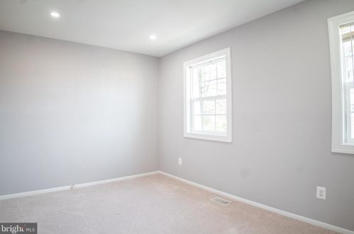 14796 Tamarack Pl, Woodbridge VA  22191-3136 exterior