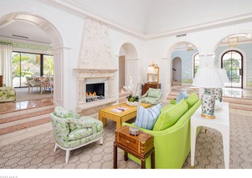 777 Kings Town Dr, Naples, FL 34102-7830