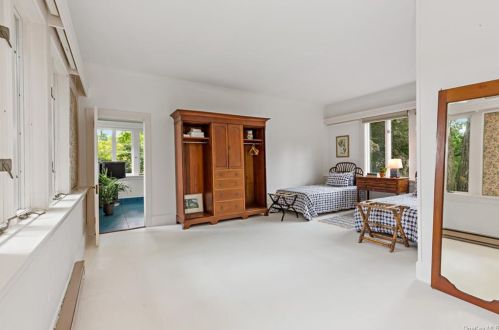 365 Elm Rd, Briarcliff NY  10510-2207 exterior