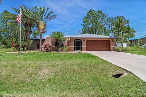 326 Robert Ave, Lehigh Acres, FL 33936-1624