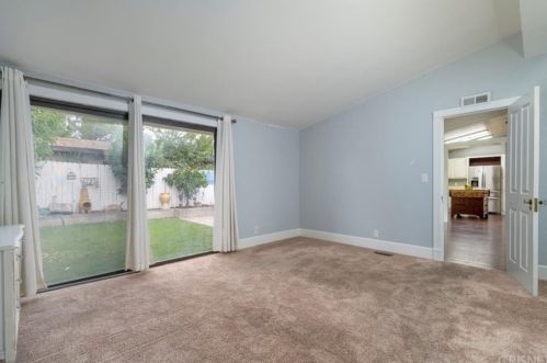 27546 Jasper Way, Santa Clarita CA  91384-3162 exterior