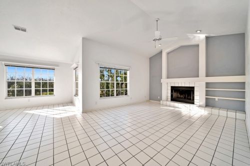 1426 Sanderling Cir, Sanibel, FL 33957-3639