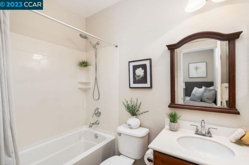 296 1 St, Benicia CA 94510-3553 exterior