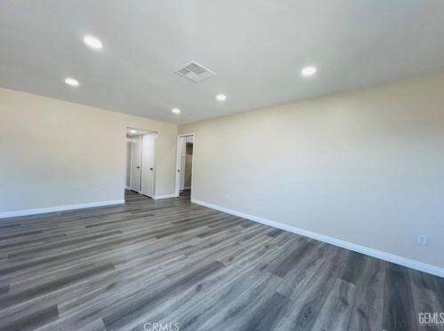 4613 Mccray St, Bakersfield CA  93308-1227 exterior