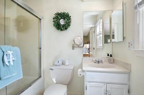 80 Settlers Ridge Rd, Milford CT  06460-3772 exterior