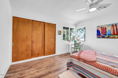 1111 Bethany Home Rd, Phoenix AZ  85014-2229 exterior