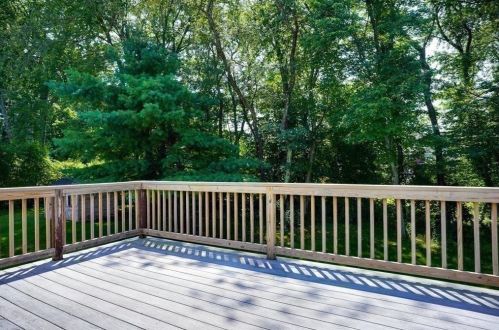 2 Wintergreen Cir, Methuen MA  01844-5470 exterior