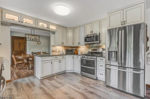 1751 Circle Dr, Martinsville NJ  08836-2148 exterior