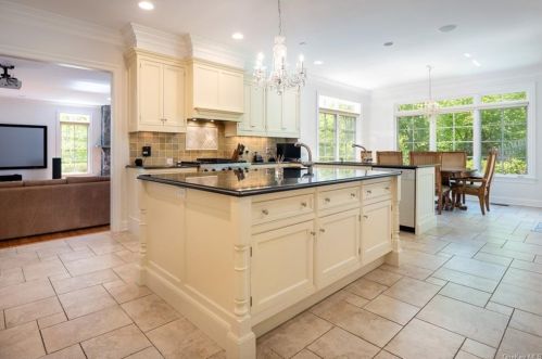 54 Buckout Rd, White Plains NY  10604-1503 exterior