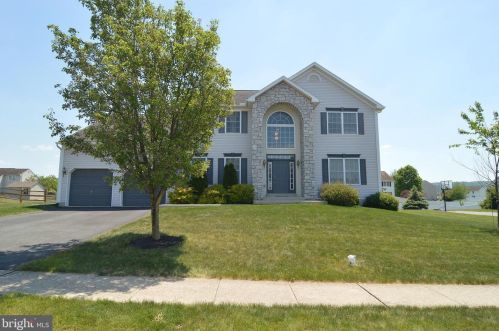 199 Sandhurst Blvd, Blandon, PA 19510-9572