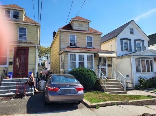 88-29 202nd St, Jamaica, NY 11423-1608