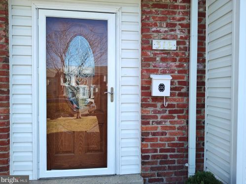 316 Roanoke Dr, Leesburg, VA 20175-4005