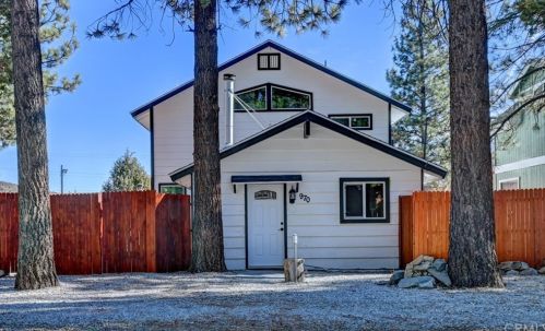 970 F Ln, Big Bear City, CA 92314-9686