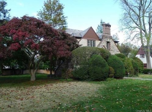 57 Elizabeth Rd, New Rochelle NY  10804-3211 exterior