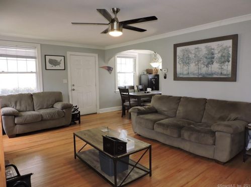 27 Vincent Rd, Bristol CT  06010-3828 exterior