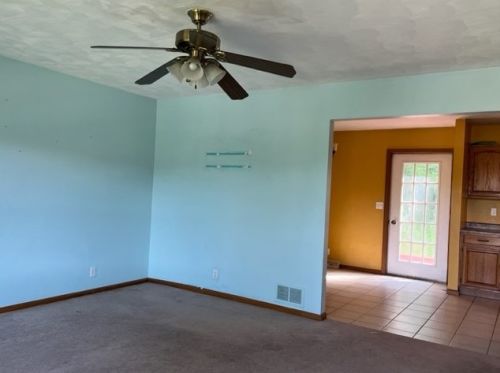 2009 Pittsburgh St, South Connellsville PA  15425-5226 exterior