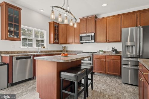 13 Victoria Dr, Swedesboro NJ  08085-3093 exterior