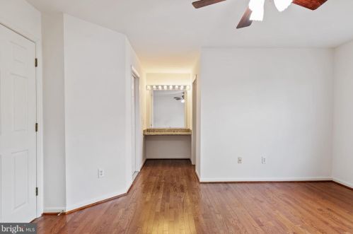 2485 Wheat Meadow Cir, Herndon VA  20171-3055 exterior