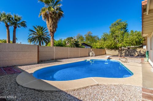 15014 37 Ave, Phoenix AZ 85053-5508 exterior