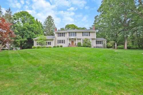 42 Thornwood Rd, Stamford, CT 06903-2613