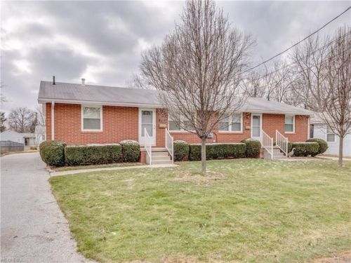 215 Lennox Ave, Massillon, OH 44646-3623
