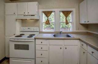 10518 Stone Ave, Seattle WA  98133-8922 exterior