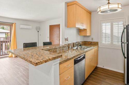 6470 Bell Bluff Ave, San Diego CA  92119-1021 exterior