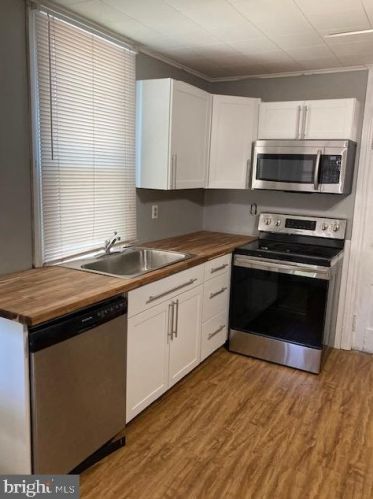 49 Jury St, Highspire PA  17034-1010 exterior