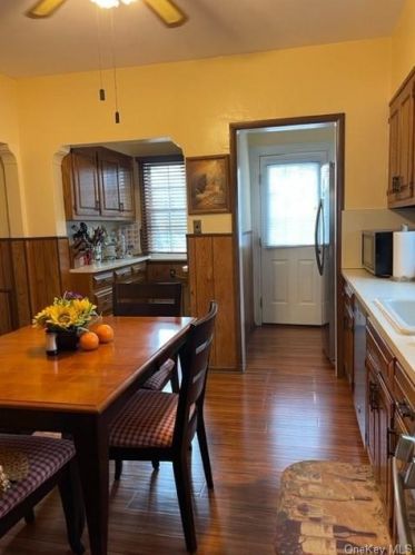 28 Parkway Cir, Mount Vernon NY  10552-1916 exterior